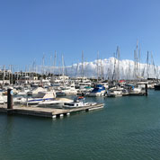 Segelboote im Hafen